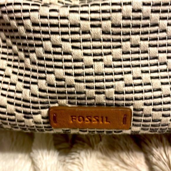 Fossil Crossbody Cinch Closure Purse ❤️ 💙 💖 - Picture 9 of 12